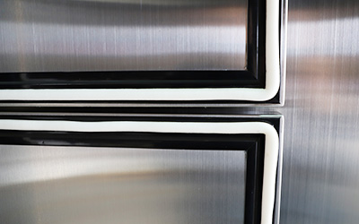 자체 캐스케이드 시스템이있는 -86 ° C 초저온 냉동고 detail - 우수한 도어 씰 5개스킷 씰, 외부 도어용 4개, 내부 도어용 1개 씰로 열 침입에 대한 최대 보호 기능을 제공합니다.