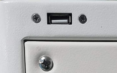 식품 용 1-2Kg 소형 가정용 동결 건조기 detail - USB 인터페이스는 기록을 위해 동결 건조 데이터를 다운로드할 수 있습니다.