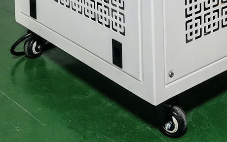 식품 용 1-2Kg 소형 가정용 동결 건조기 detail - 견고하고 안정적인 범용 휠로 이동이 간편합니다.