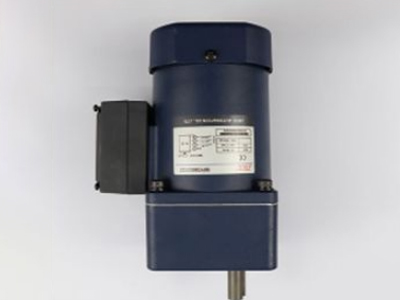 10L 50L 스테인리스 강 고체상 반응기 detail - 국내 유명 브랜드를 사용하여 소재의 점도에 따라 동력을 선택하고 감속비를 높일 수 있으며 DC 브러시리스 모터를 사용할 수 있습니다.