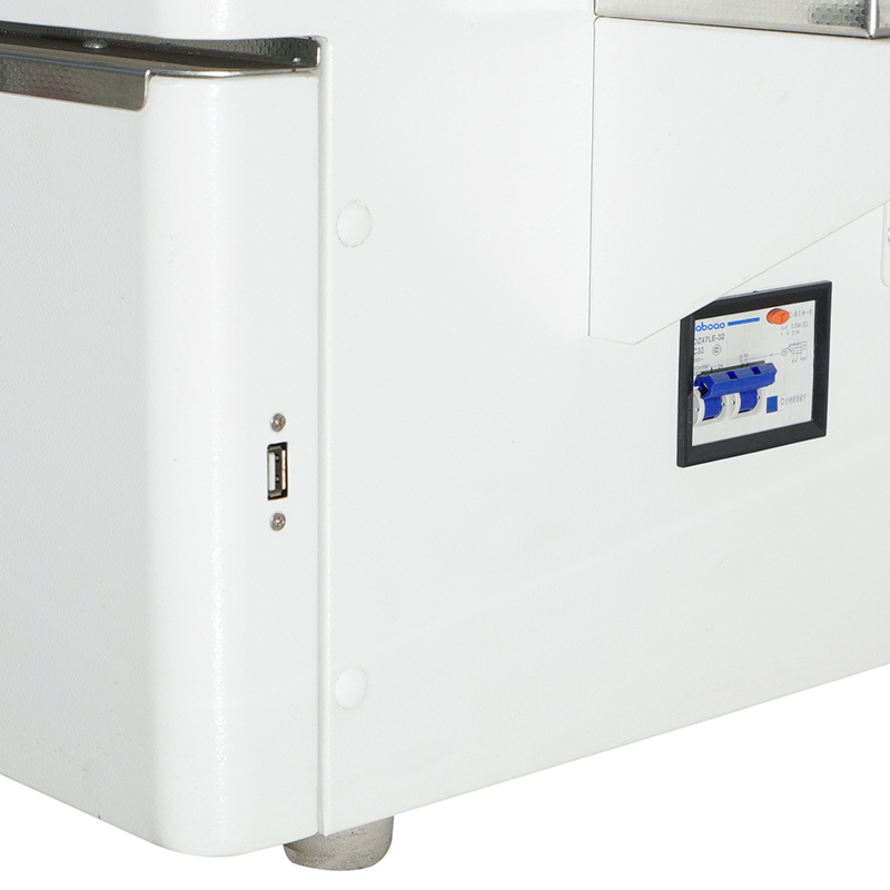 1400°C 진공 분위기 관로 detail - 데이터 출력을 위한 내장형 USB 포트, 과열 보호 기능, 누출 방지 기능으로 사용의 안전을 보장합니다.