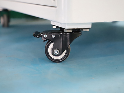 4-6kg 소형 식품 동결 건조기 detail - 견고하고 안정적인 범용 휠로 이동이 간편합니다.