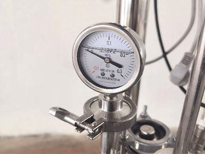 5L 실험실 자켓 스테인레스 스틸 반응기 detail - 진공 압력 게이지 실시간 포인터는 실제 진공을 표시합니다.