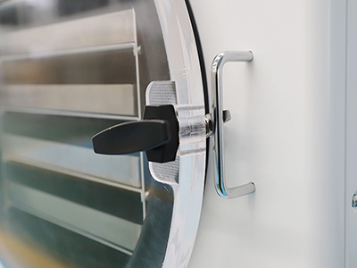 과일 및 채소용 6-7kg 동결 건조기 동결 건조기 detail - 투명한 눈에 보이는 플렉시 유리 도어는 재료의 동결 건조 과정을 직접 관찰할 수 있습니다.