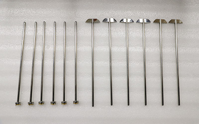 12 Vessel이있는 RC-12DS 용출 시험기 detail - 12개의 바스켓 로드 또는 패들 로드 설치가 가능합니다. 재질은 SUS316L입니다.